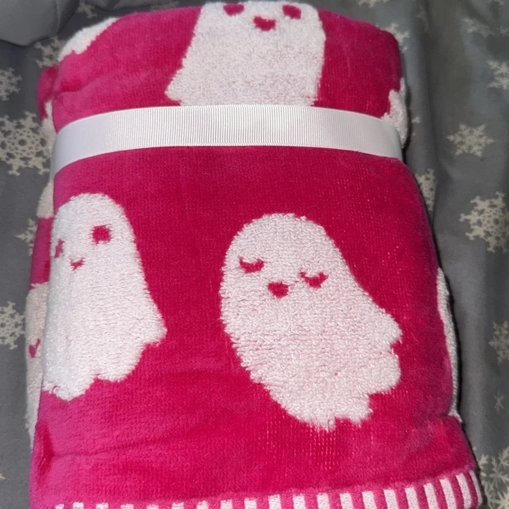 Caro Pink ghost 2 reversible hand Towels 2025 👻👻
